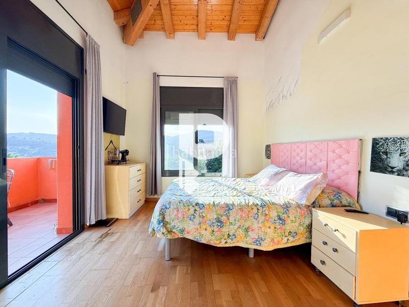 Foto 4ee78fcb-8531-43a0-9468-a137642b38d5. Chalet avec chauffage parking piscine dans Cervelló