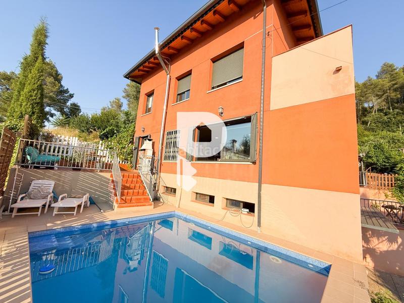 Foto 59b55010-457f-4d16-9fb5-345c39ff2bb3. Chalet avec chauffage parking piscine dans Cervelló