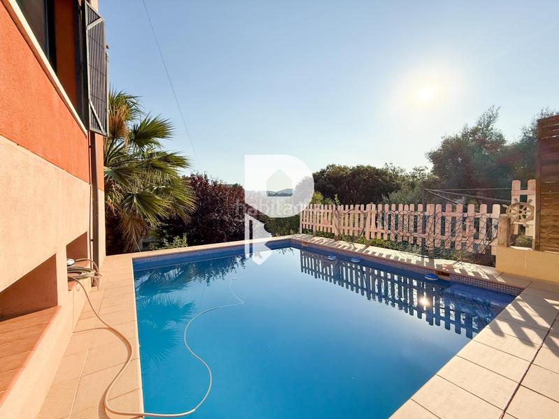 Foto 78debf94-6878-4b91-aa64-4c3fe727c592. Chalet avec chauffage parking piscine dans Cervelló