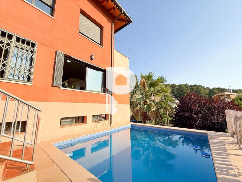 Foto 815a6aa1-c7d6-4133-9ab5-5ab312b1a390. Chalet avec chauffage parking piscine dans Cervelló