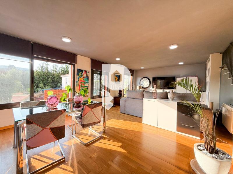 Foto c308c90f-d7ac-4f26-9b19-554b53570841. Chalet avec chauffage parking piscine dans Cervelló