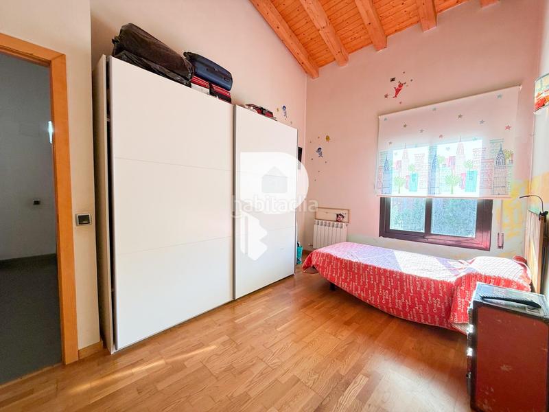 Foto f65a9f13-a3eb-4d92-a1a6-7bfdbeceb4b0. Chalet avec chauffage parking piscine dans Cervelló