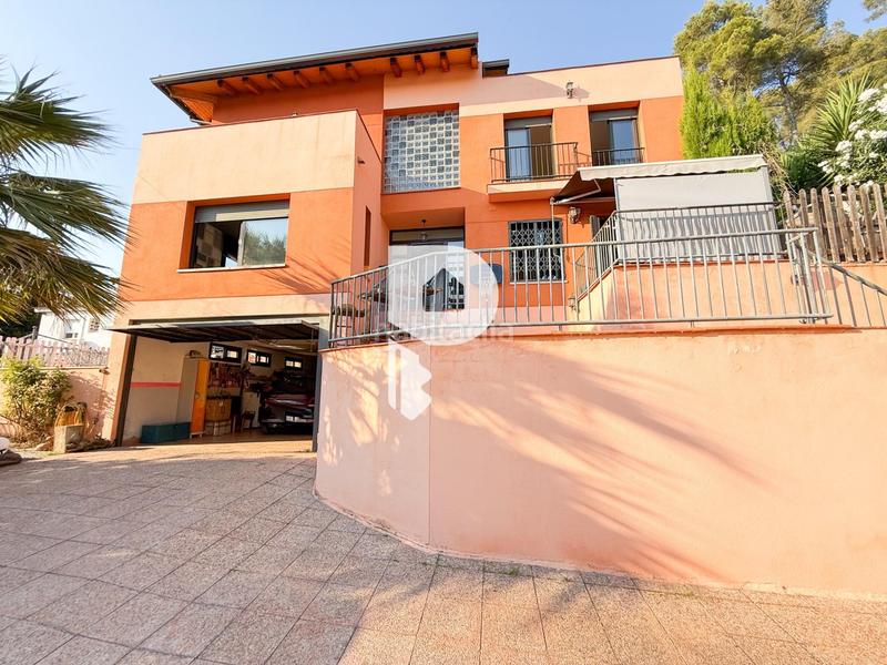 Foto fd2ba4db-1aeb-4876-9612-7887d625111a. Chalet avec chauffage parking piscine dans Cervelló