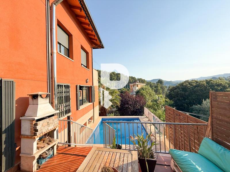 Foto fdd38096-0f93-4192-b018-ba2d7eaaf02c. Chalet avec chauffage parking piscine dans Cervelló