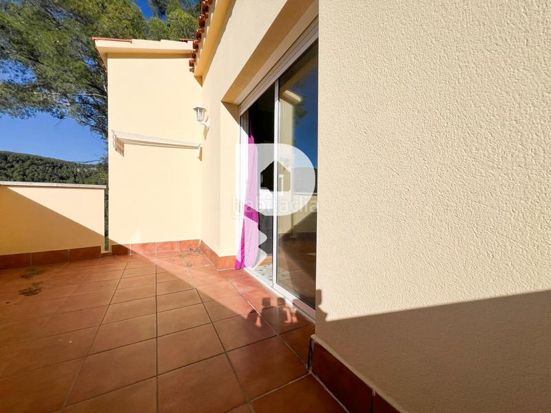 Foto a486d012-695e-4062-ae8d-ca585387eac6. Casa amb calefacció aparcament a Cervelló