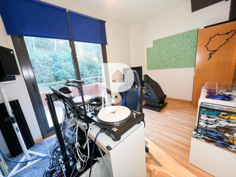 Foto 0957dbbe-fdba-4ce6-a02d-4e3d7d54ea1f. Casa amb calefacció a Vallirana