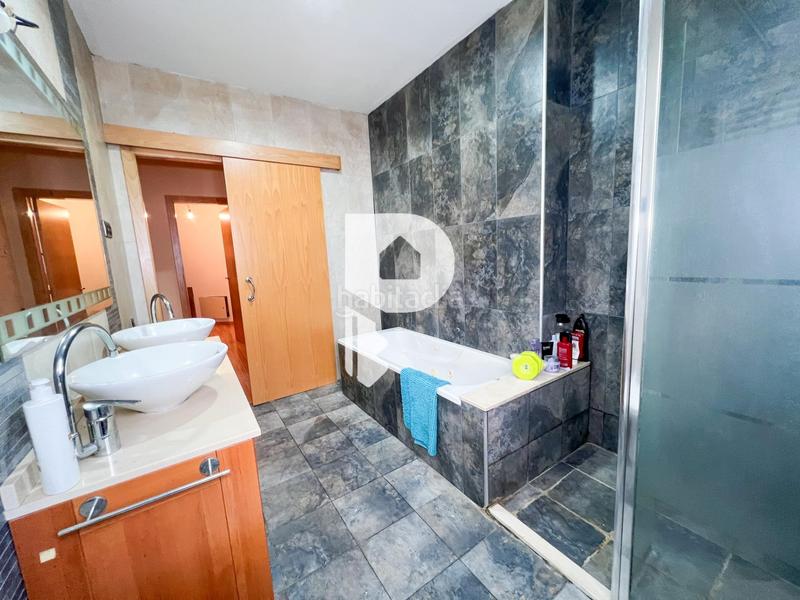 Foto 60b14959-6685-4bb0-b5b7-102dc755a6ff. Casa amb calefacció a Vallirana