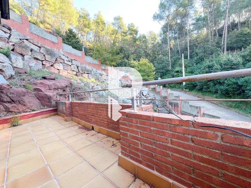 Foto 7b6b22f3-e4ba-4be8-9a53-67b014478e91. Casa amb calefacció a Vallirana