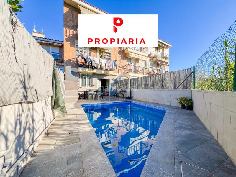 Foto 0145718b-3737-4834-9ce4-f6d5d52e3e45. Casa preciosa casa pareada en el centro en Abrera