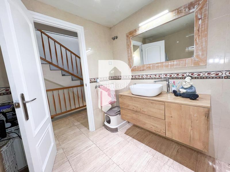 Foto 0a9e1d79-dfed-422d-95c2-76f0d2eb5186. Casa preciosa casa pareada en el centro en Abrera