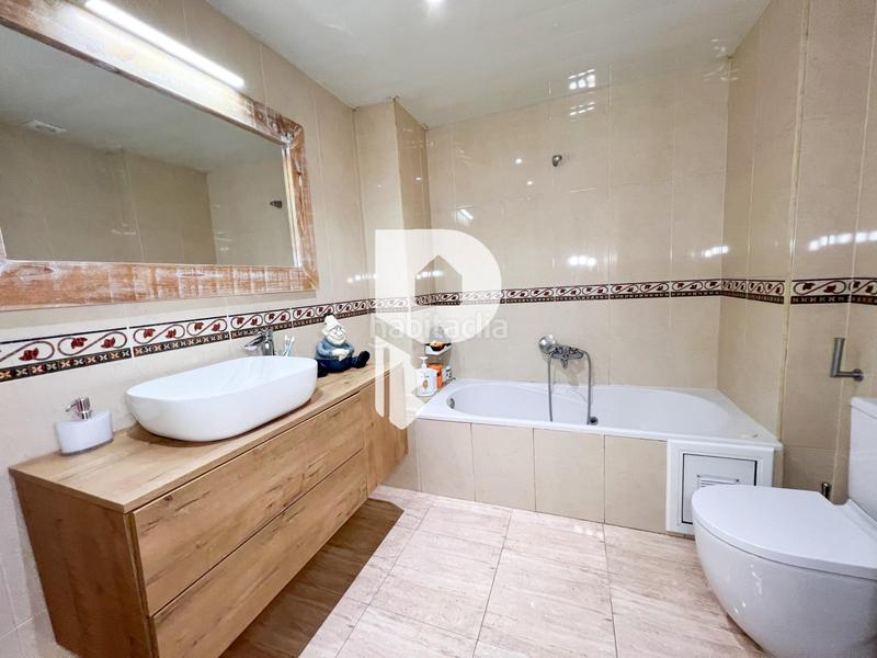 Foto 2331381d-d8be-4afb-b6ee-1df53e9ba8ba. Casa preciosa casa pareada en el centro en Abrera