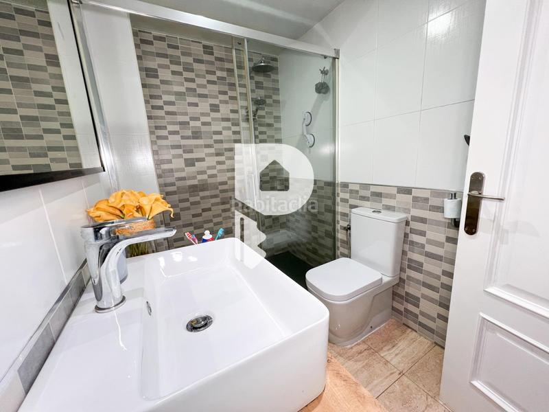 Foto 3ed95e44-dde3-4d60-aeed-d8f03a81ea2e. Casa preciosa casa pareada en el centro en Abrera