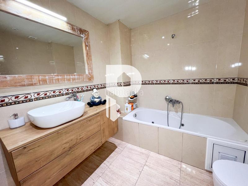 Foto 661688e5-1bd2-4963-923a-54fb5c7df0c8. Casa preciosa casa pareada en el centro en Abrera