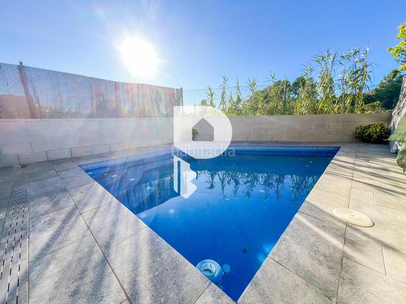 Foto 9d8ea102-b525-4080-a02e-ca33e0506190. Casa preciosa casa pareada en el centro en Abrera