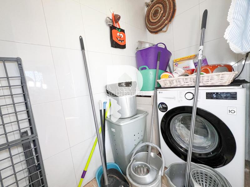 Foto ad9b6ea1-91b2-4227-9afb-532f380dc299. Casa preciosa casa pareada en el centro en Abrera