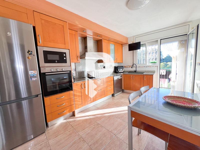 Foto b086df2a-8fd0-47a9-a921-f56baf32dd9d. Casa preciosa casa pareada en el centro en Abrera