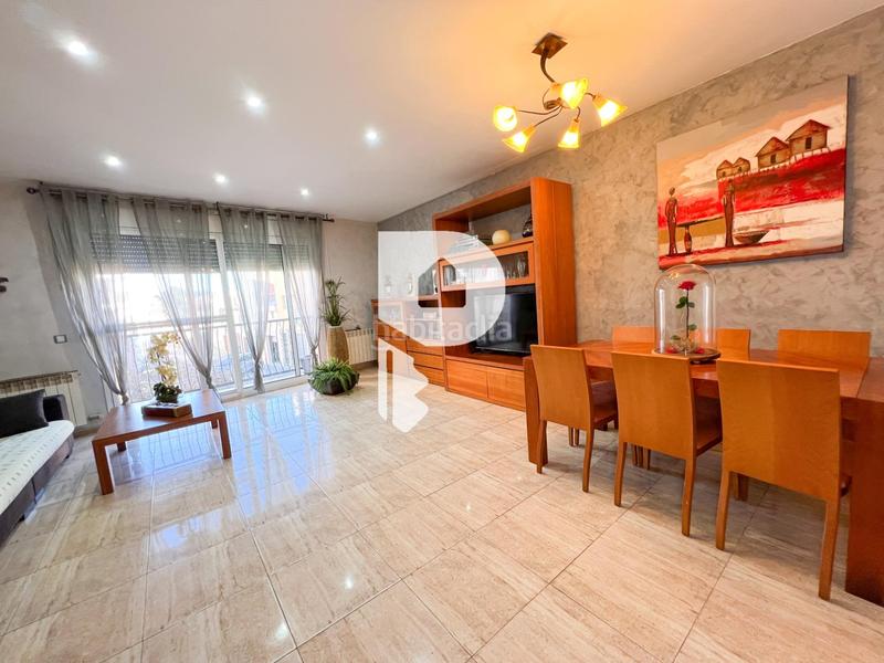 Foto ddec43fe-43f4-4cde-94eb-b8d9f3c4a826. Casa preciosa casa pareada en el centro en Abrera