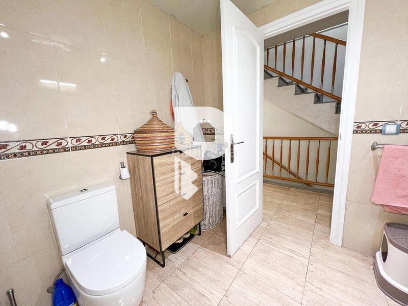 Foto e5dd7d9e-f2b5-46e9-ad49-1685e84963c8. Casa preciosa casa pareada en el centro en Abrera