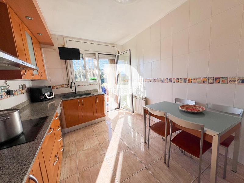 Foto ef9c34f8-4c25-4e3e-981f-5d9ee2d397ca. Casa preciosa casa pareada en el centro en Abrera