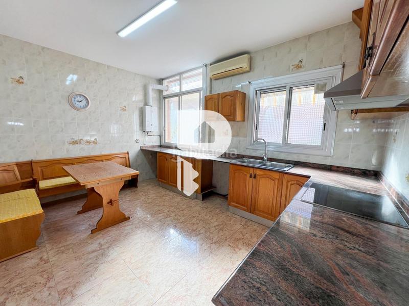 Foto 1fd950dd-8f2e-4a00-8e2e-5f55d2f7774f. Casa amb calefacció aparcament a Vinyets-Molí Vell Sant Boi de Llobregat