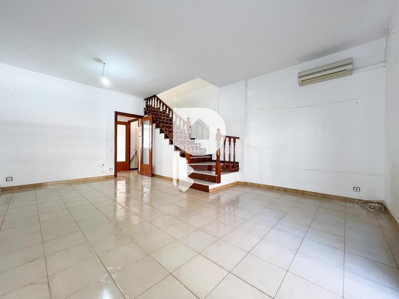 Foto 916e8d28-949e-41bc-b123-e24cb38e17f1. Casa amb calefacció aparcament a Vinyets-Molí Vell Sant Boi de Llobregat