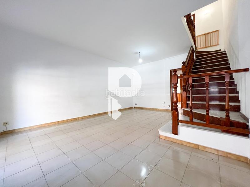 Foto a9ed9c97-6037-40d3-a45d-f577662d3f0f. Casa amb calefacció aparcament a Vinyets-Molí Vell Sant Boi de Llobregat