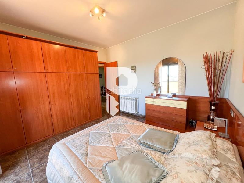 Foto 04690e2d-6869-4784-bedf-68bccd91576f. Casa gran casa con piscina propia en Abrera