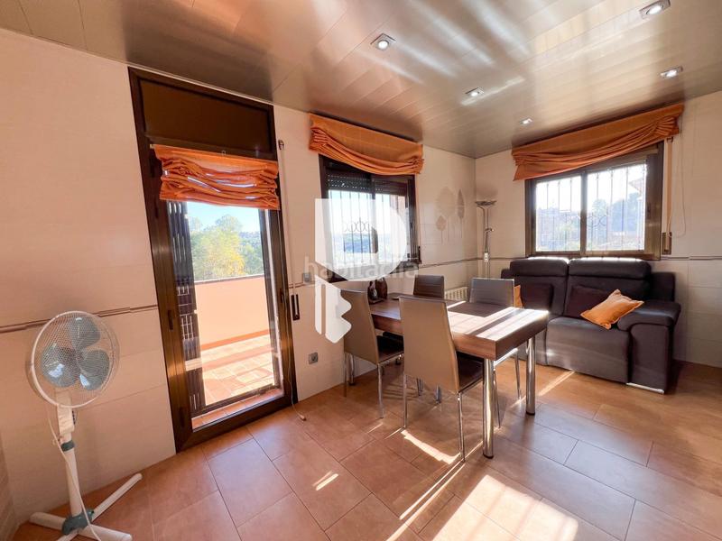 Foto 2ecddde2-452f-420e-9f9d-fe9912d6895f. Casa gran casa con piscina propia en Abrera