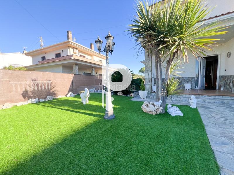 Foto 4920b5a0-6267-49c4-9a19-d30855069020. Casa gran casa con piscina propia en Abrera