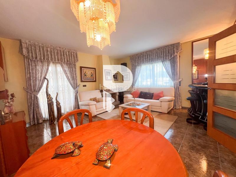 Foto 703a4848-dee2-4fa8-bba2-753bbc1ec2bc. Casa gran casa con piscina propia en Abrera