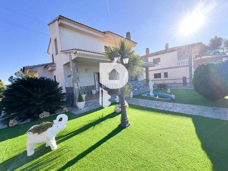 Foto a3a7d56b-40c6-4d44-8137-f842b0d8dfb5. Casa gran casa con piscina propia en Abrera