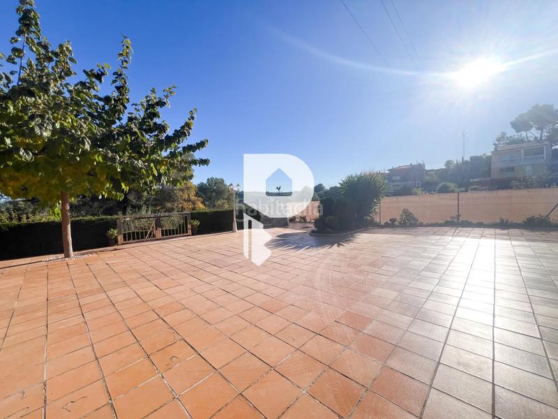 Foto a83bb387-d9d2-4c2e-9f8a-95b6fdaf4cb0. Casa gran casa con piscina propia en Abrera