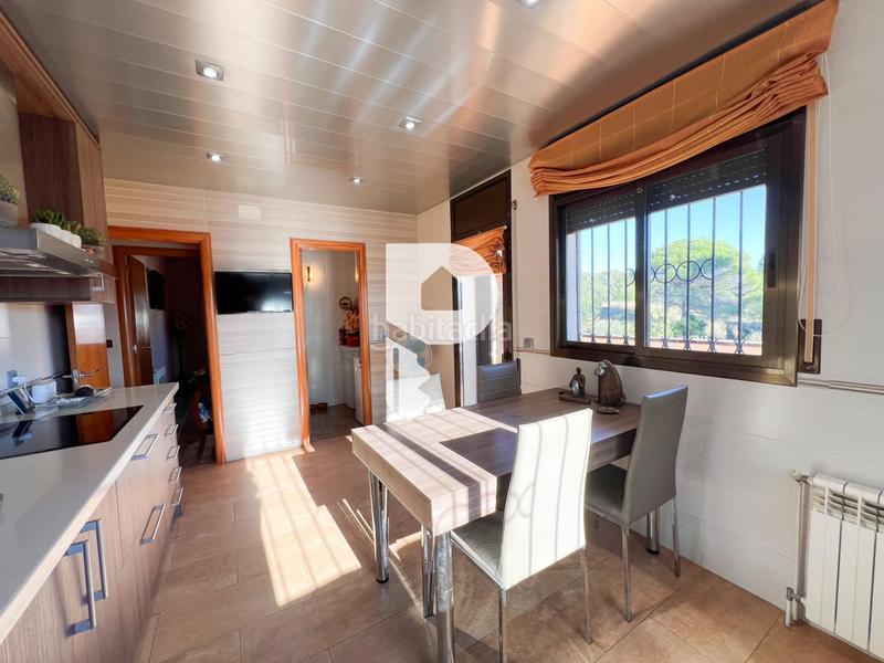 Foto c6420287-0950-473d-93ba-fbd0e41061a2. Casa gran casa con piscina propia en Abrera