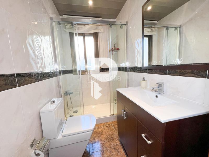 Foto c8aa5090-c729-4efc-ac42-2048b86184c3. Casa gran casa con piscina propia en Abrera