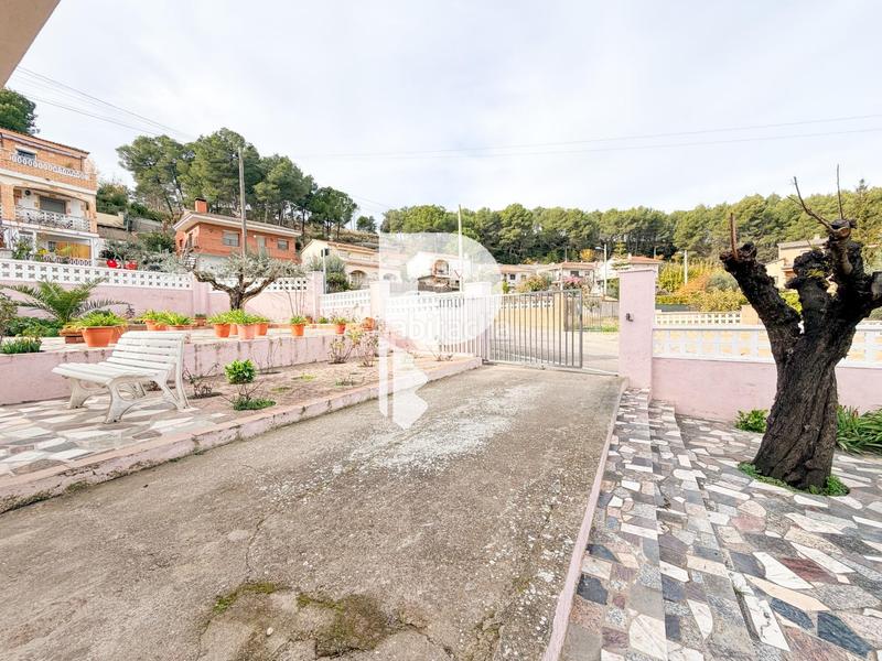 Foto 2ce093b3-ba39-4ed7-8c5a-709ea65f9d7f. Maison avec parking dans Piera