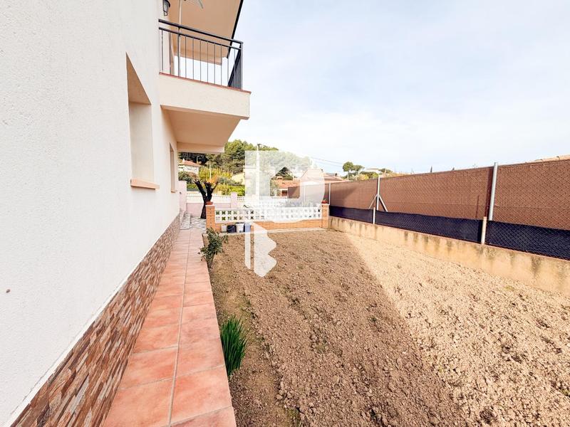 Foto 6617953d-9d1b-4b4b-98d9-4073f41adc8f. Maison avec parking dans Piera