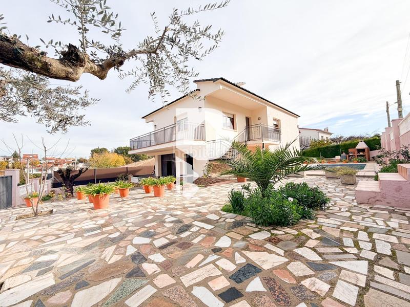 Foto 9e384f27-a635-4ee8-b33d-b31a836f8809. Maison avec parking dans Piera