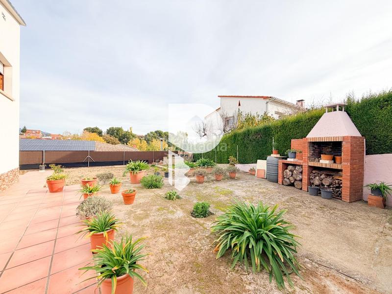 Foto c9f591c7-fcdf-40ed-9296-900225e781ef. Maison avec parking dans Piera