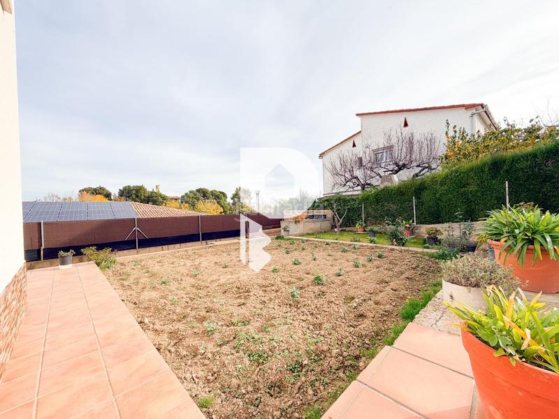 Foto e8c73114-6c3e-4840-9e66-766710372d7a. Maison avec parking dans Piera