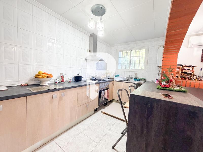 Foto 49f354fd-a408-4a7b-a067-b4cf4b35a712. Casa  con piscina y estudio en Olesa de Bonesvalls