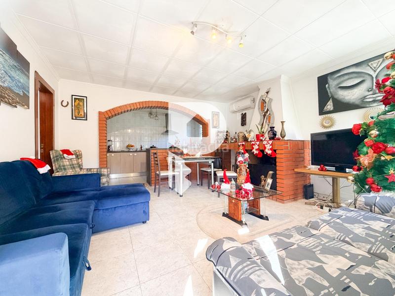 Foto 743edd4b-6638-467f-a437-bd007c359f4b. Casa  con piscina y estudio en Olesa de Bonesvalls