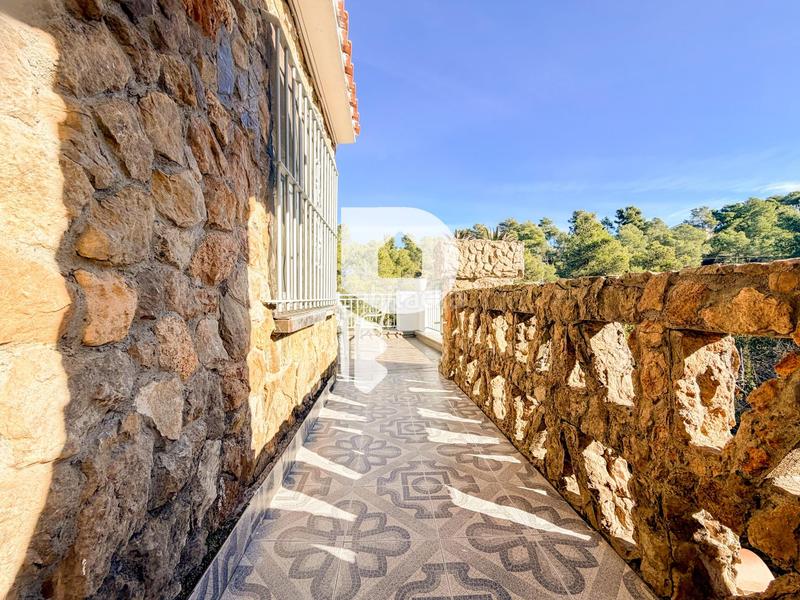 Foto 7bd30fb7-cb52-4d72-9b37-b81278372dd8. Casa  con piscina y estudio en Olesa de Bonesvalls