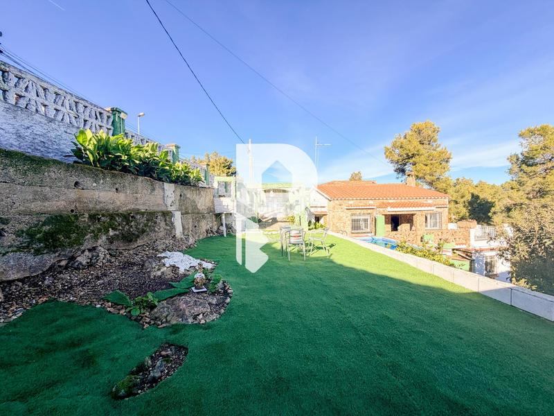 Foto 87065b15-6878-479a-8b12-a0964fb8a641. Casa  con piscina y estudio en Olesa de Bonesvalls