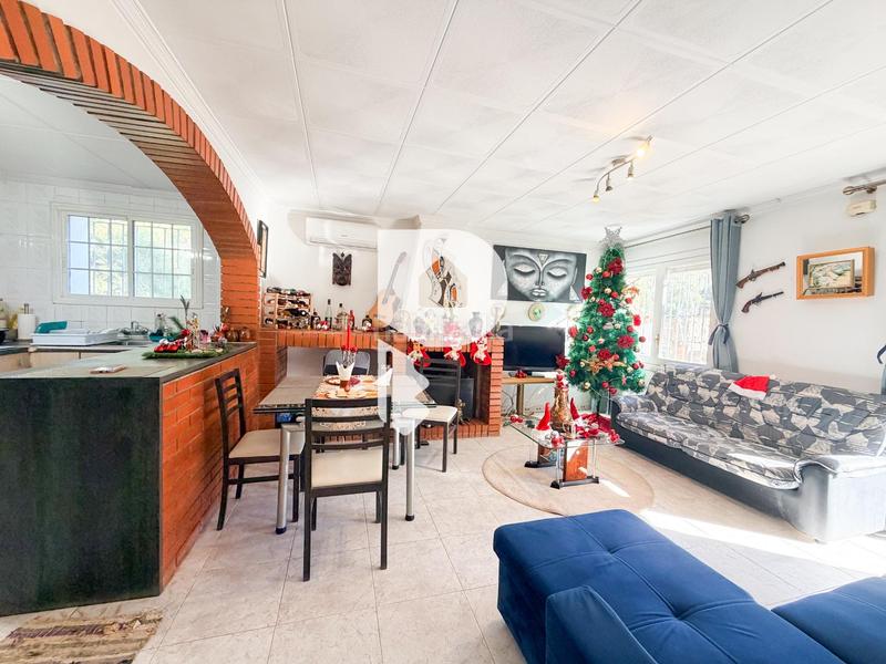 Foto 894fb036-5446-4612-b177-a7d9ddf23fef. Casa  con piscina y estudio en Olesa de Bonesvalls