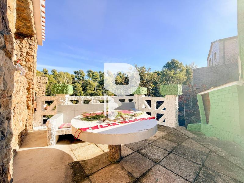 Foto a0e45572-3c6e-4da1-9837-a0b8faf0c95a. Casa  con piscina y estudio en Olesa de Bonesvalls