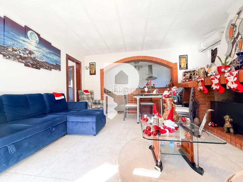 Foto a522eefc-5b73-4714-a0bc-a4d7f24f6163. Casa  con piscina y estudio en Olesa de Bonesvalls