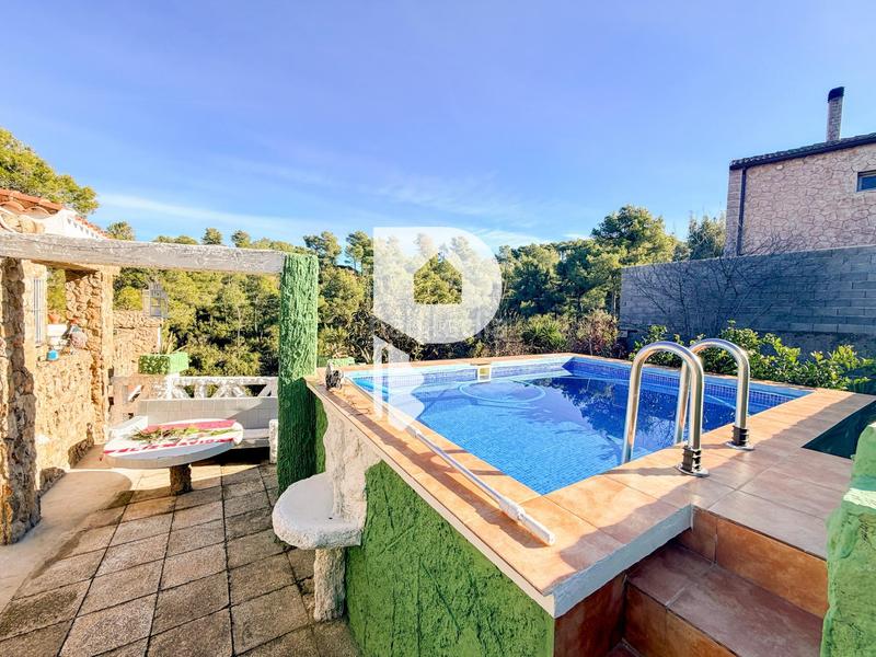 Foto a6cca055-ad6b-4c46-a76e-af490cb685cf. Casa  con piscina y estudio en Olesa de Bonesvalls