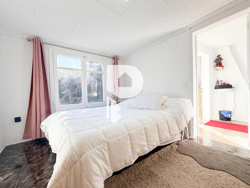 Foto ae4dca54-8ba7-434c-bd6e-bfb383561838. Casa  con piscina y estudio en Olesa de Bonesvalls