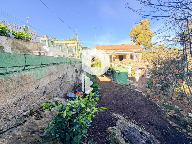 Foto b1bdd9f5-d81d-4506-a9bd-36709e95e72c. Casa  con piscina y estudio en Olesa de Bonesvalls