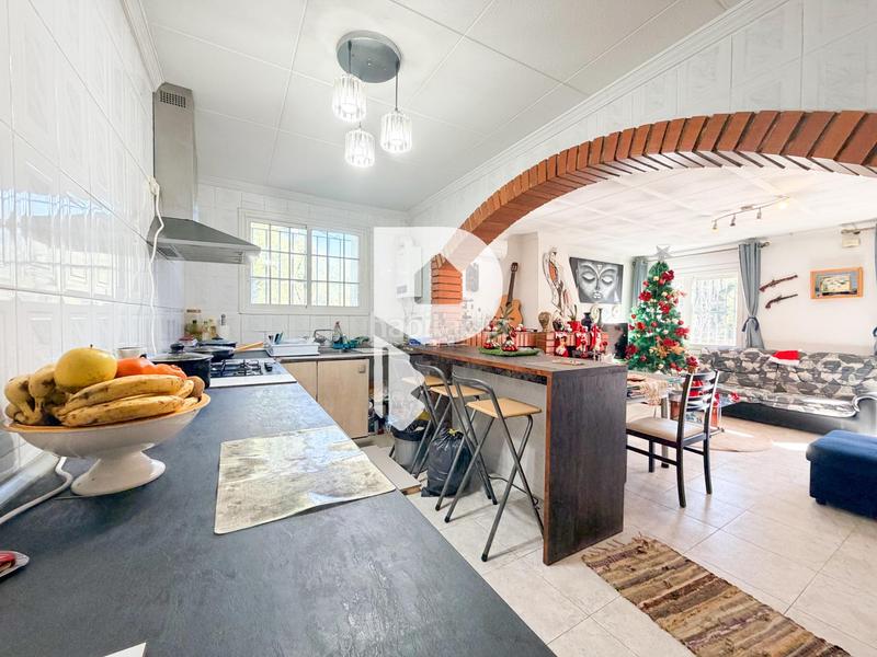 Foto cae0d446-5856-4080-9b78-1ca6cfbc3a3a. Casa  con piscina y estudio en Olesa de Bonesvalls